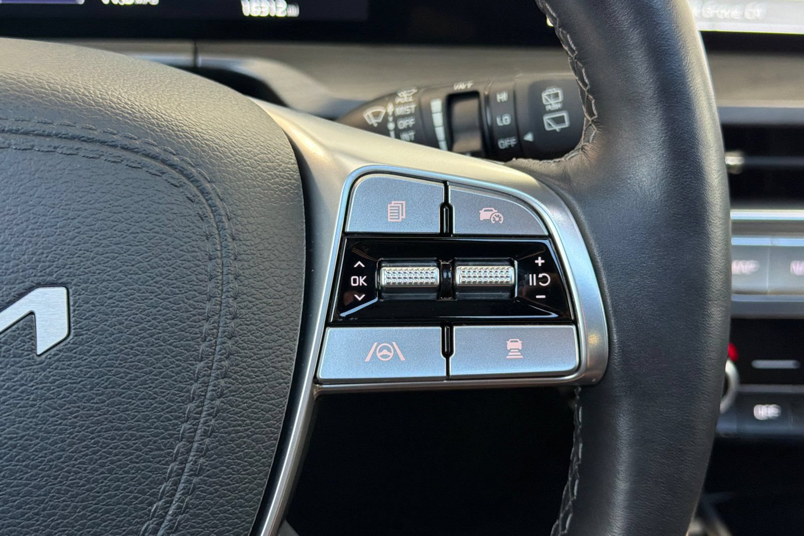 Used 2025 Kia Telluride SX X-Line AWD/4WD image 29