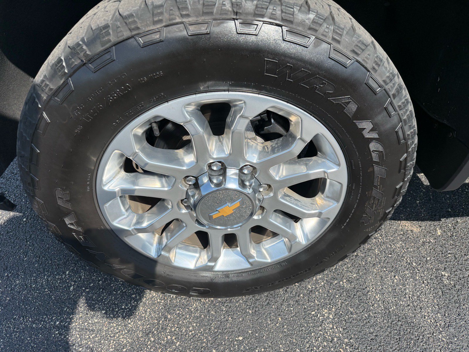Used 2025 Chevrolet Silverado 2500 LTZ w/ LTZ Premium Package AWD/4WD image 11