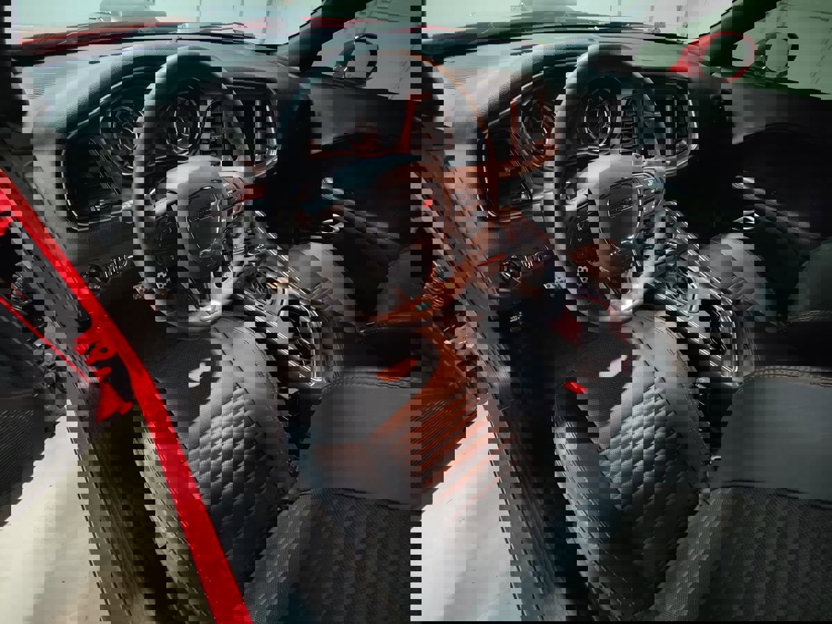 Used 2015 Dodge Challenger R/T Plus image 27