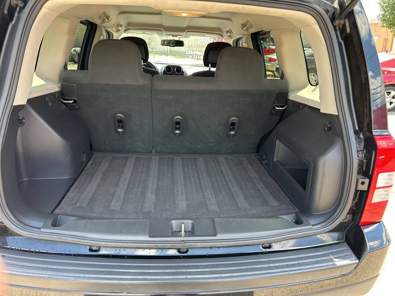 Used 2017 Jeep Patriot Sport w/ Power Value Group AWD/4WD image 19