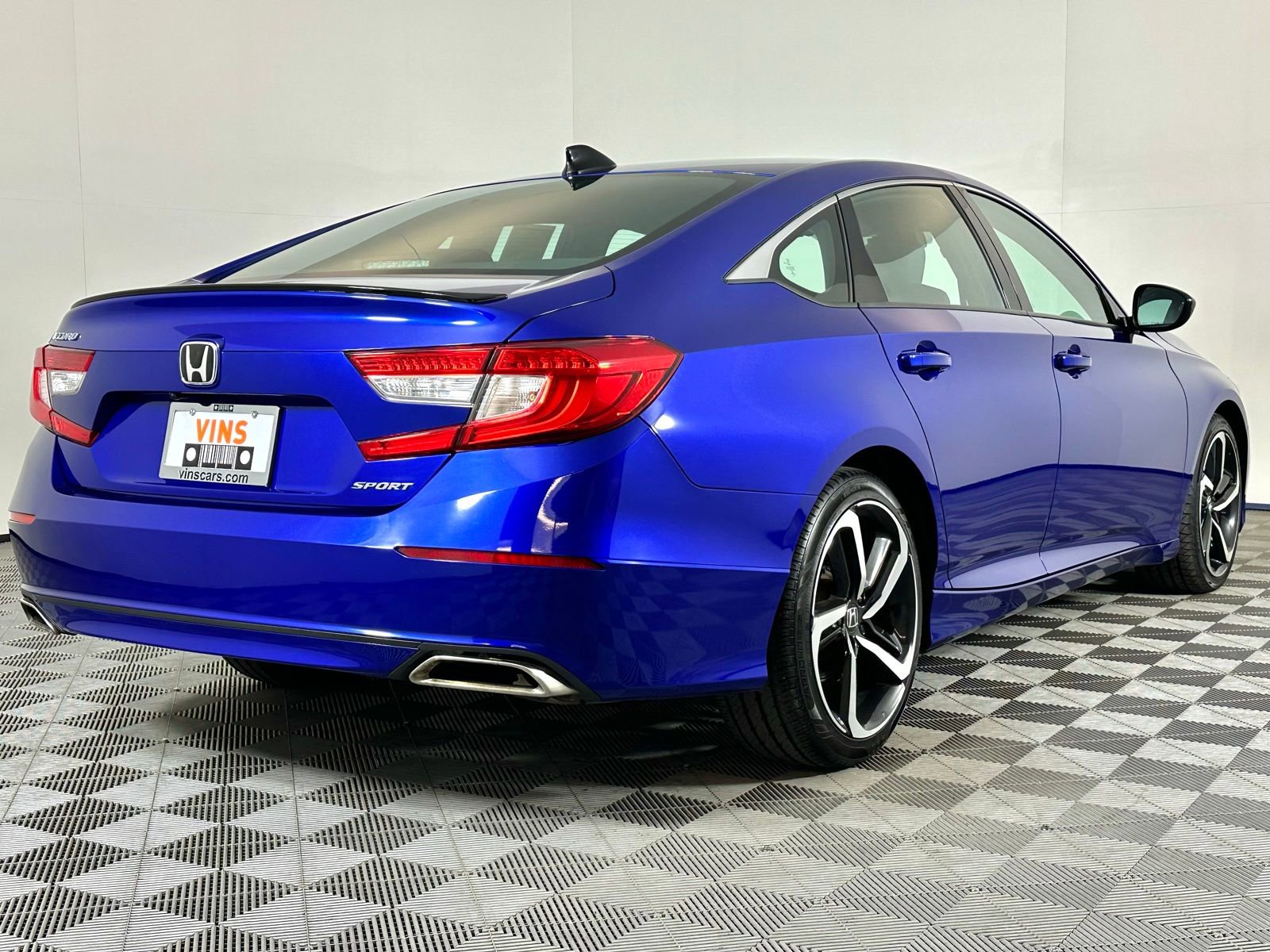 Used 2018 Honda Accord Sport image 4
