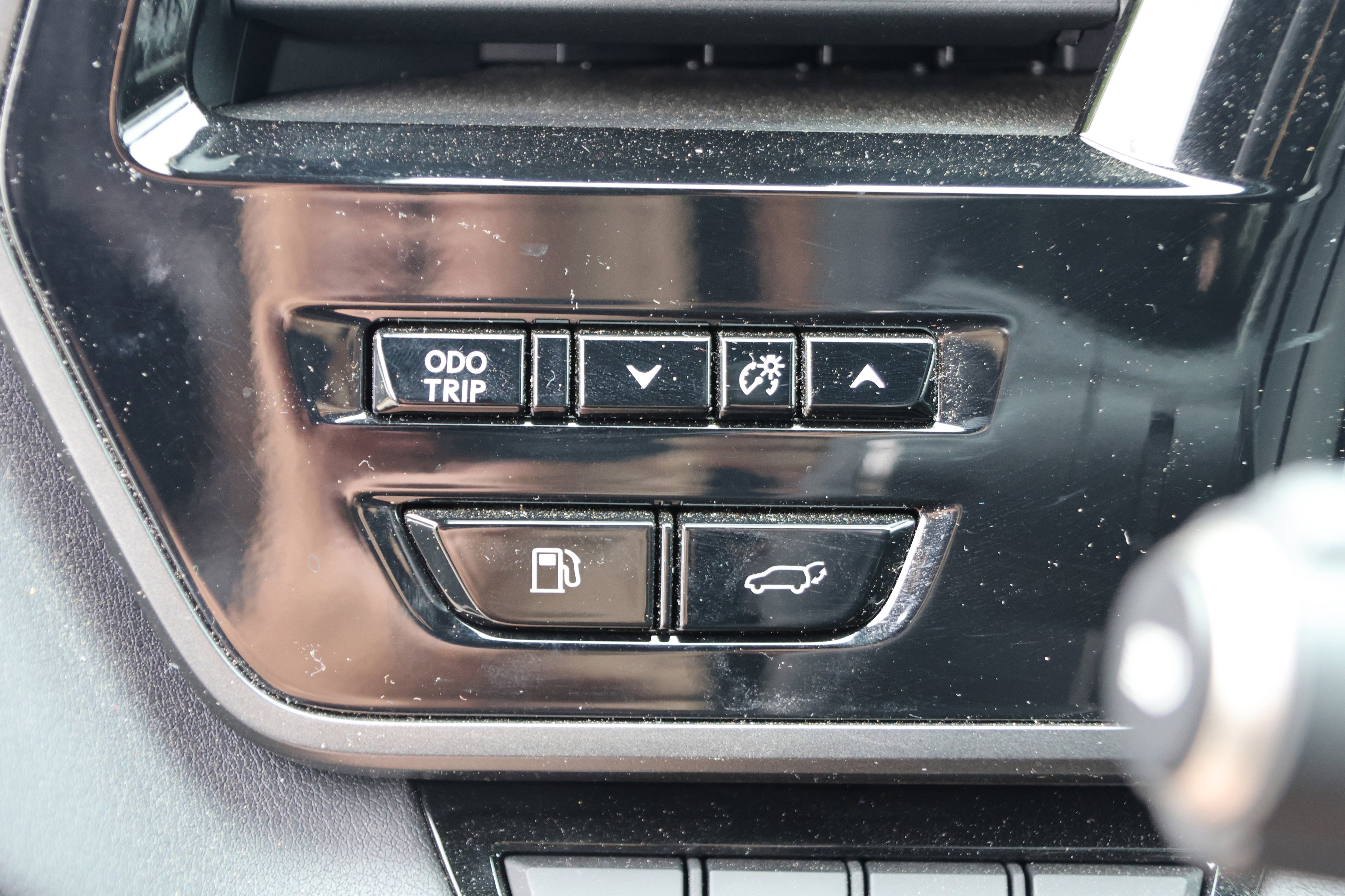 Used 2025 Lexus TX 550h AWD Plug-In Hybrid w/ Technology Package image 15