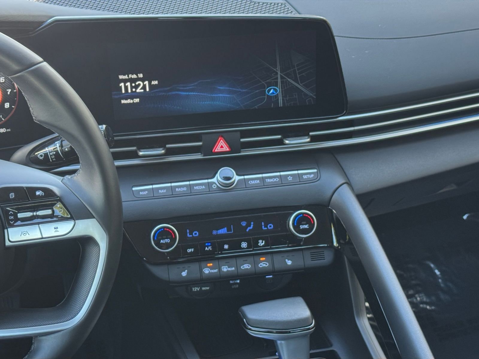 Used 2025 Hyundai Elantra SEL FWD image 21