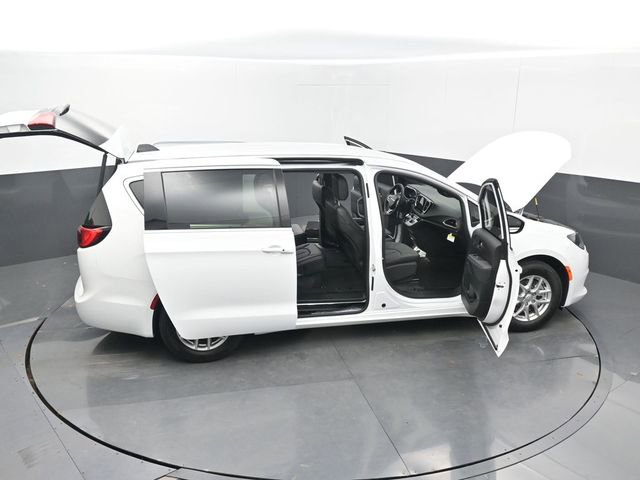 New 2025 Chrysler Voyager LX FWD image 73