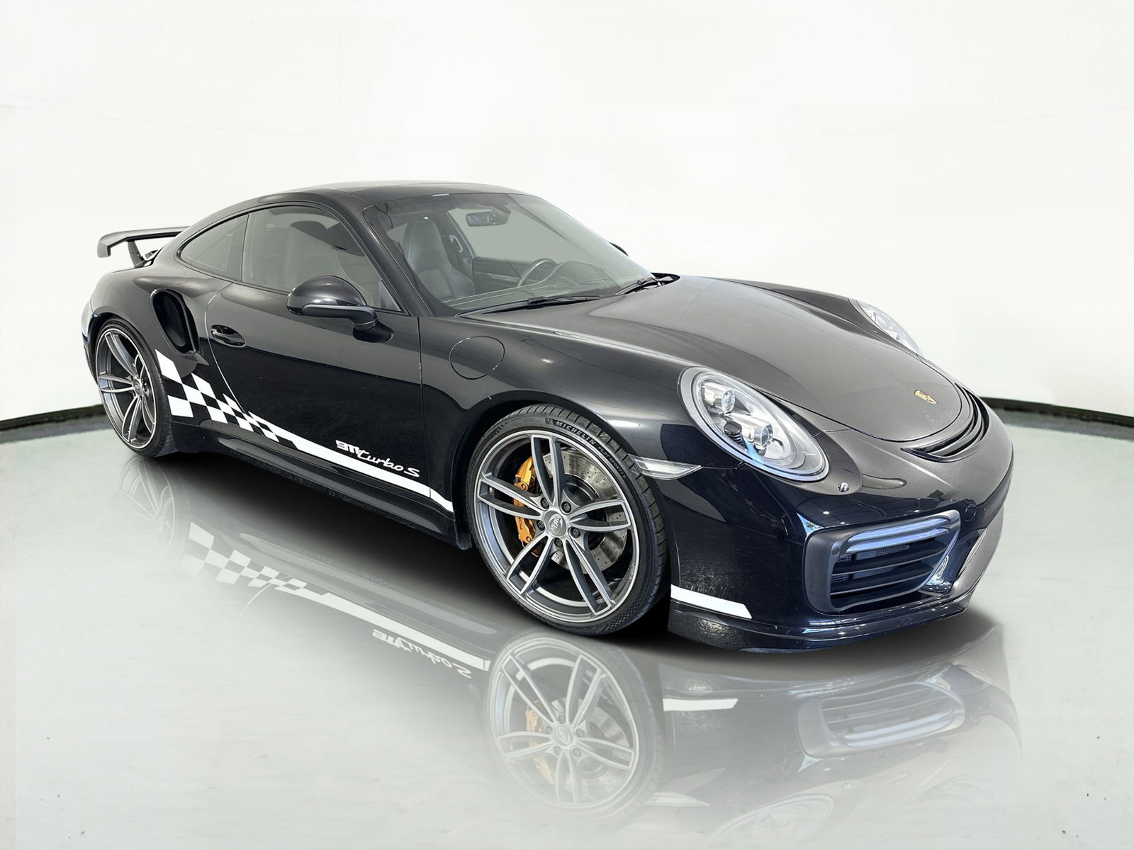 Used 2018 Porsche 911 Turbo image 2