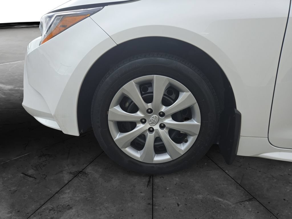 Used 2021 Toyota Corolla LE FWD image 14