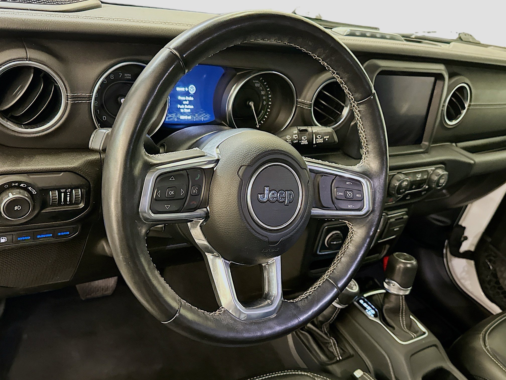 Used 2022 Jeep Wrangler Sahara w/ Cold Weather Group image 18