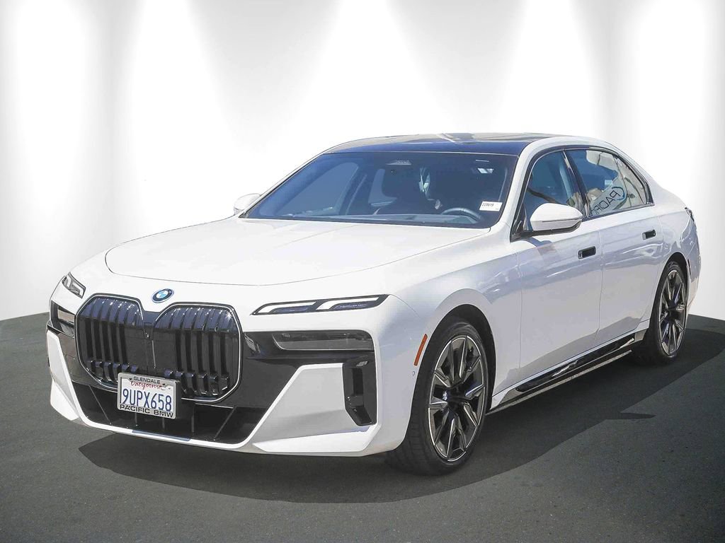 Used 2026 BMW i7 eDrive50 w/ M Sport Package RWD image 3