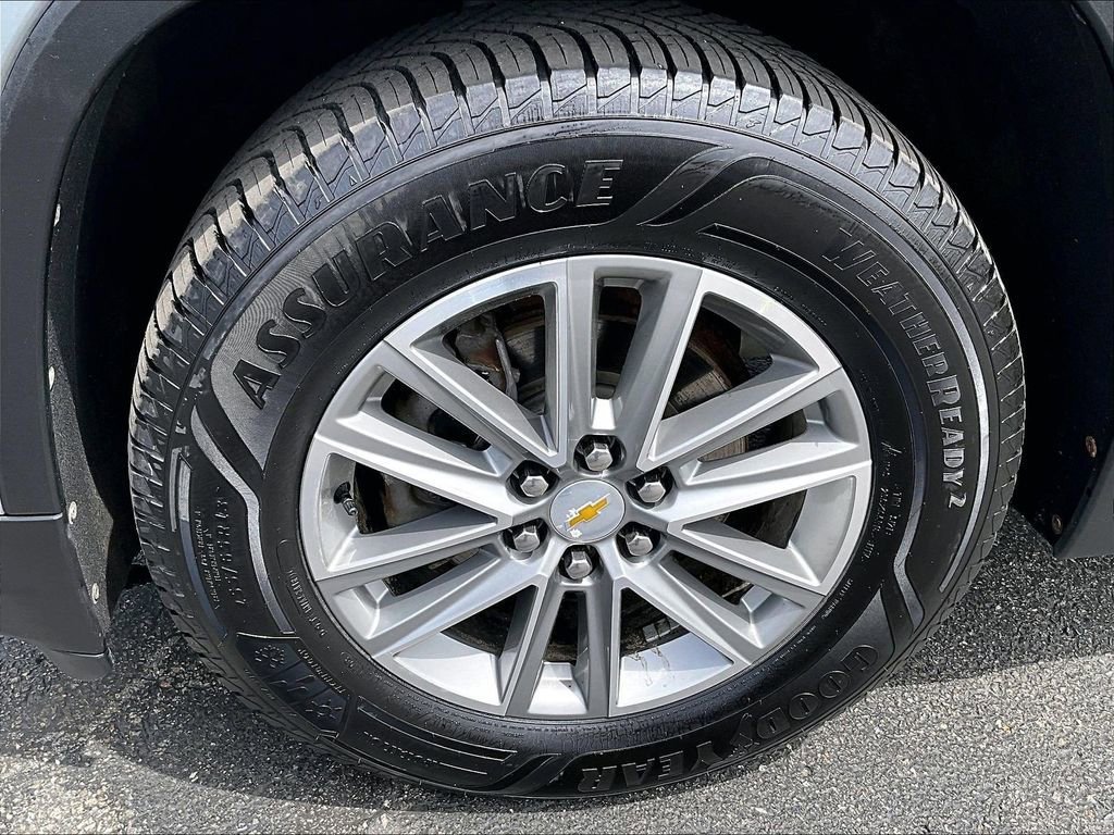 Used 2023 Chevrolet Traverse LT w/ LPO, Floor Liner Package AWD/4WD image 7