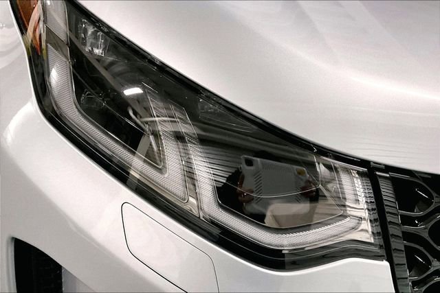 Certified 2025 Land Rover Discovery Sport S image 28