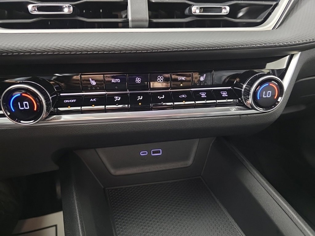 New 2026 Chevrolet Equinox LT w/ Convenience Package II image 21
