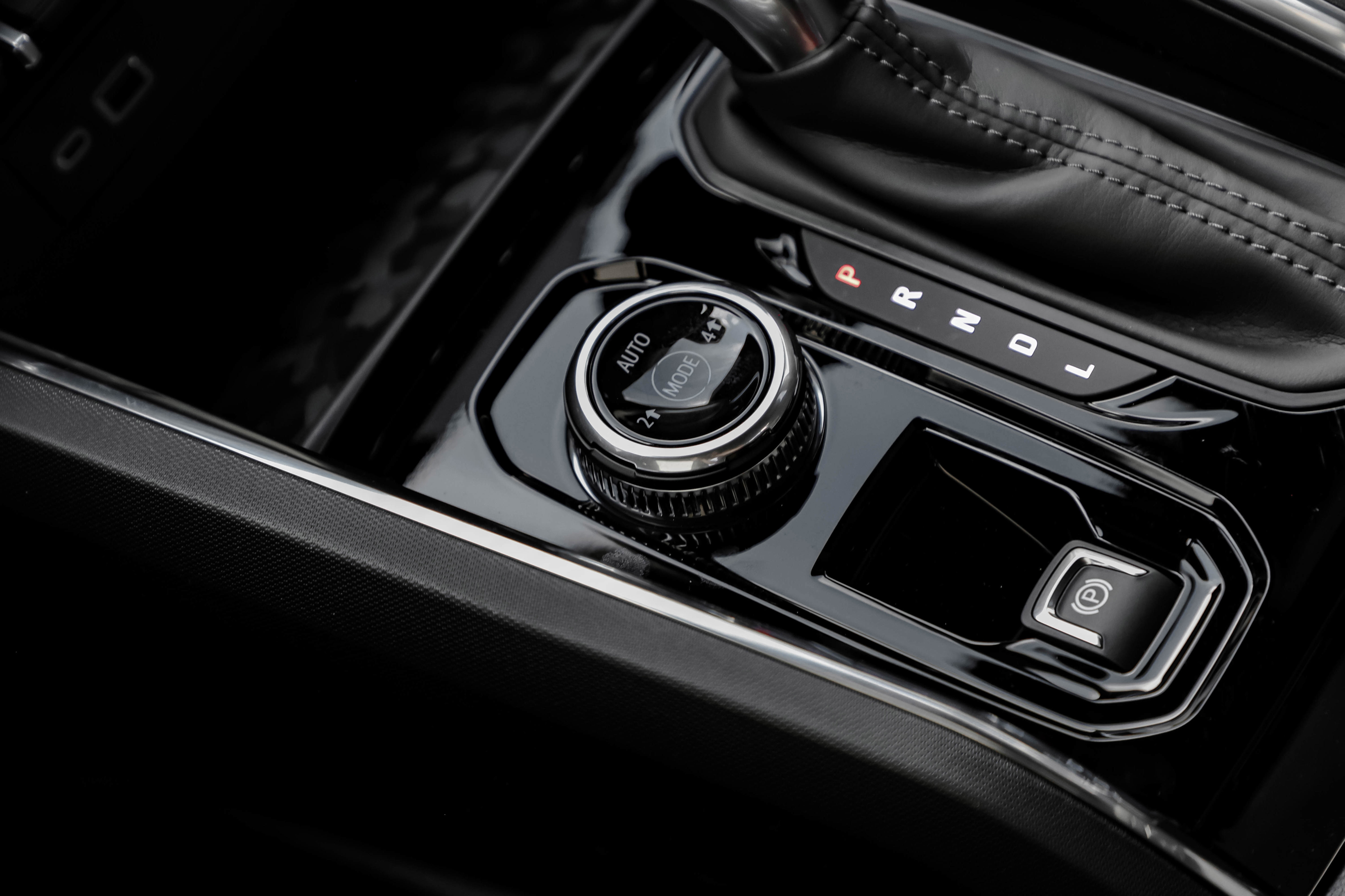 New 2026 GMC Canyon Elevation w/ Convenience Package image 31