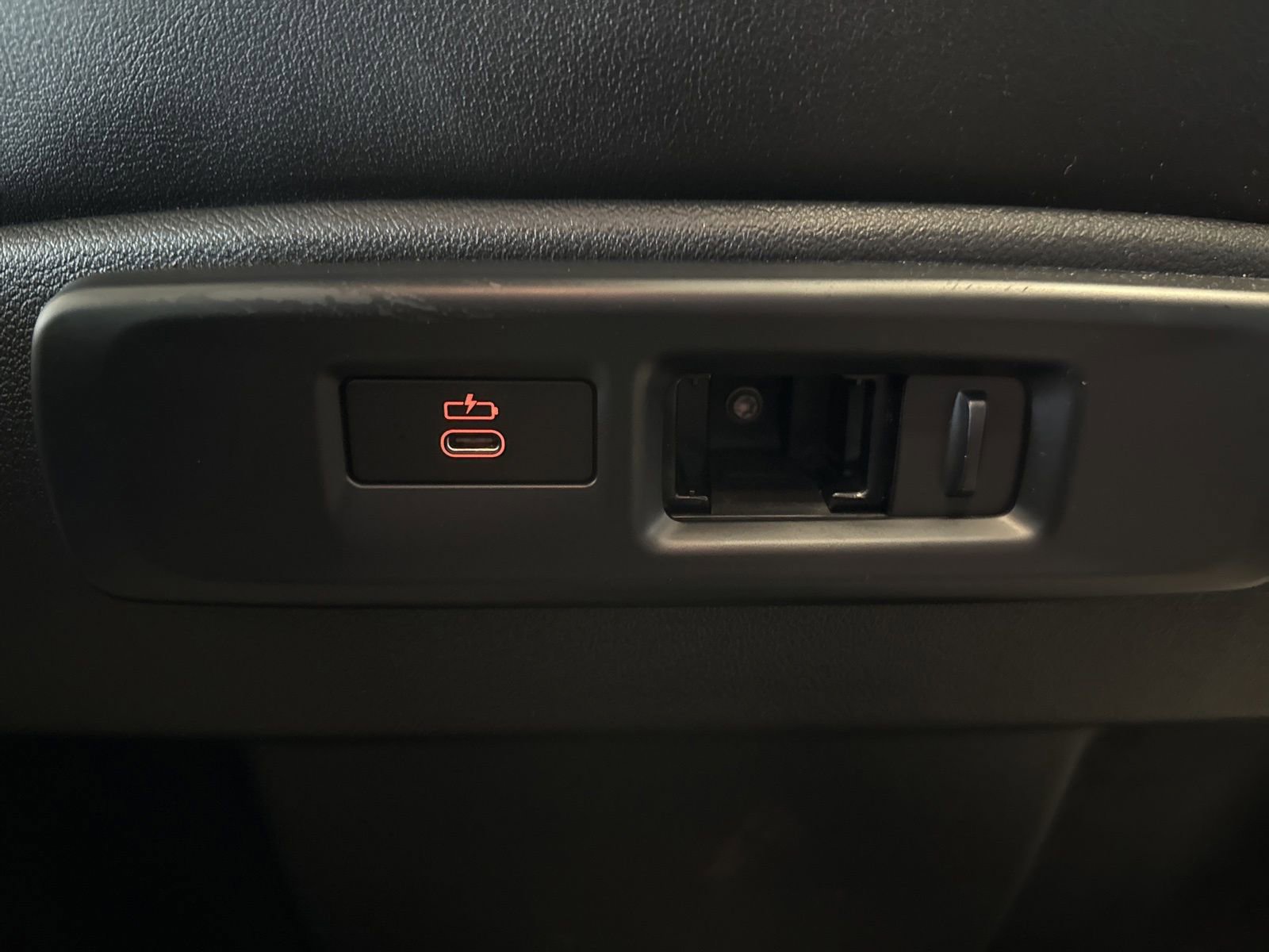 Used 2023 BMW X5 xDrive40i w/ M Sport Package image 27