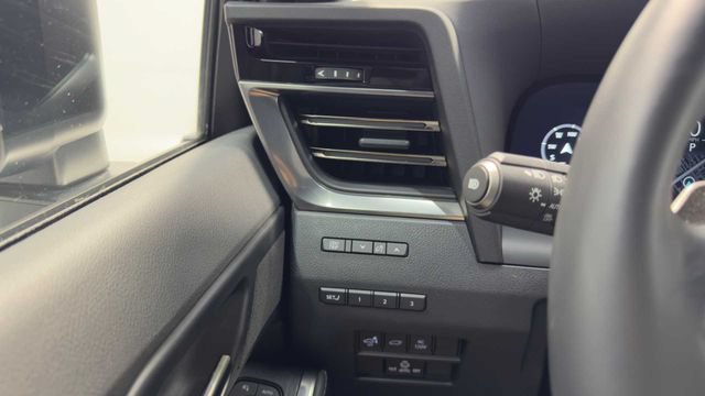 Used 2024 Lexus GX 550 w/ Cold Area Package AWD/4WD image 33