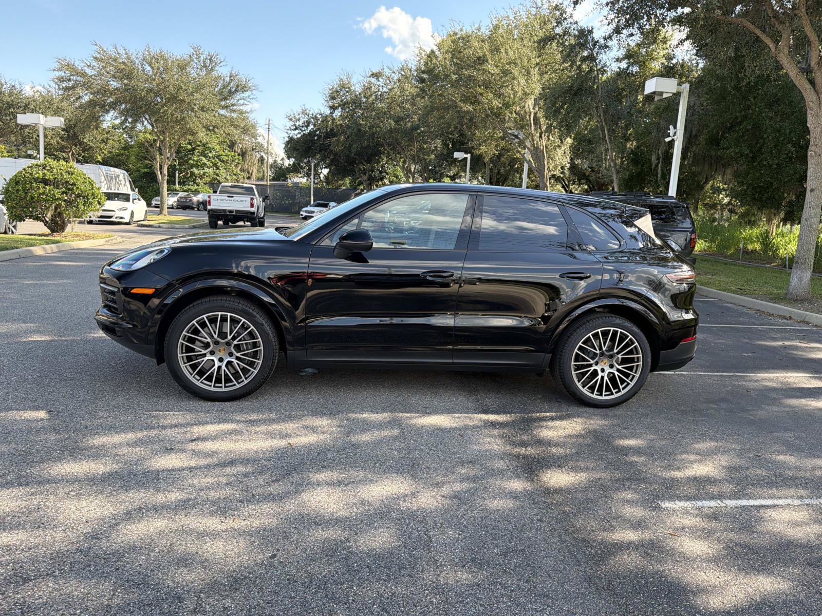 Used 2023 Porsche Cayenne Platinum Edition AWD/4WD image 6