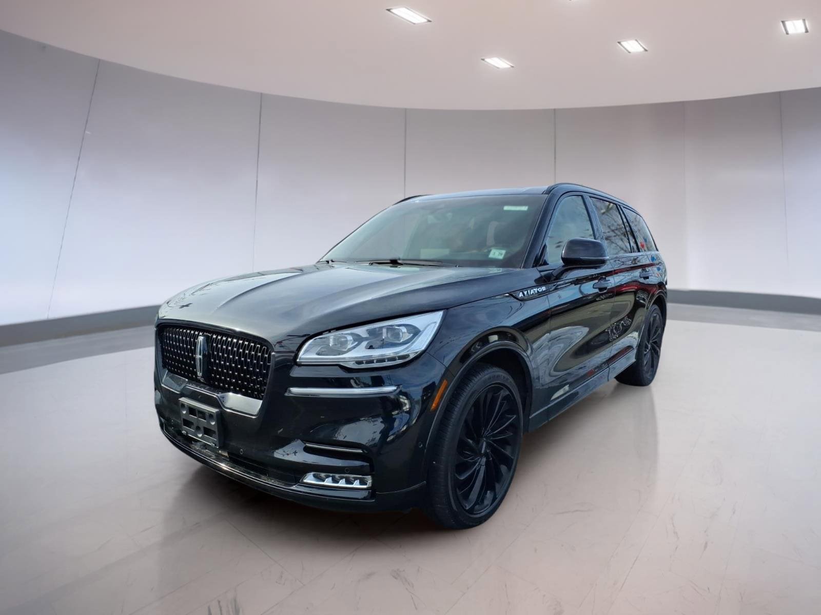 Used 2024 Lincoln Aviator Black Label w/ Jet Package AWD/4WD image 2