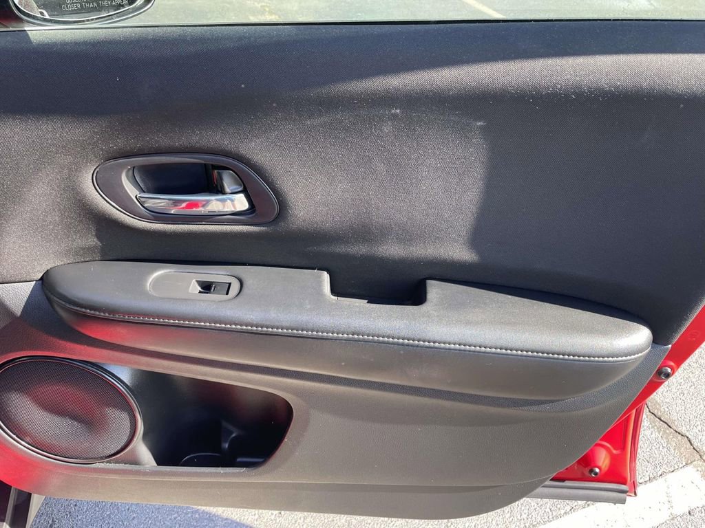 Used 2016 Honda HR-V LX image 44