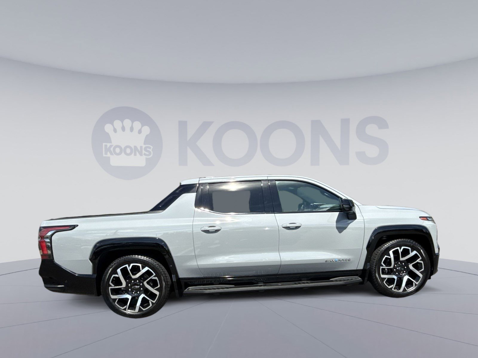 Used 2025 Chevrolet Silverado EV RST AWD/4WD image 8