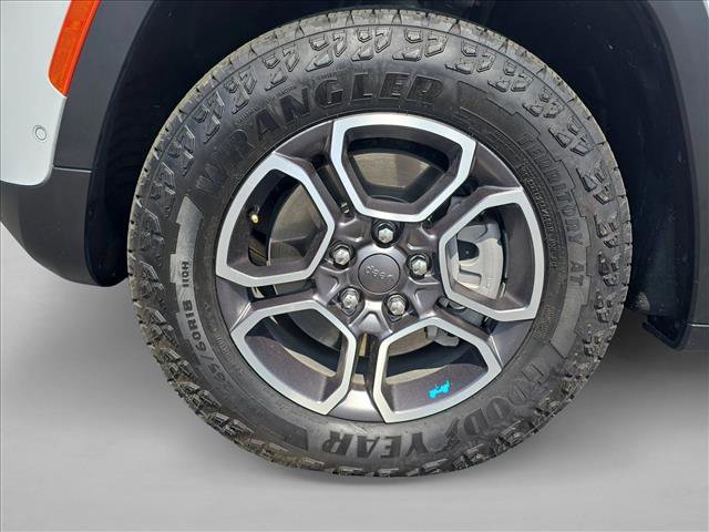 Used 2024 Jeep Grand Cherokee Trailhawk w/ Advanced Protech Group II image 23