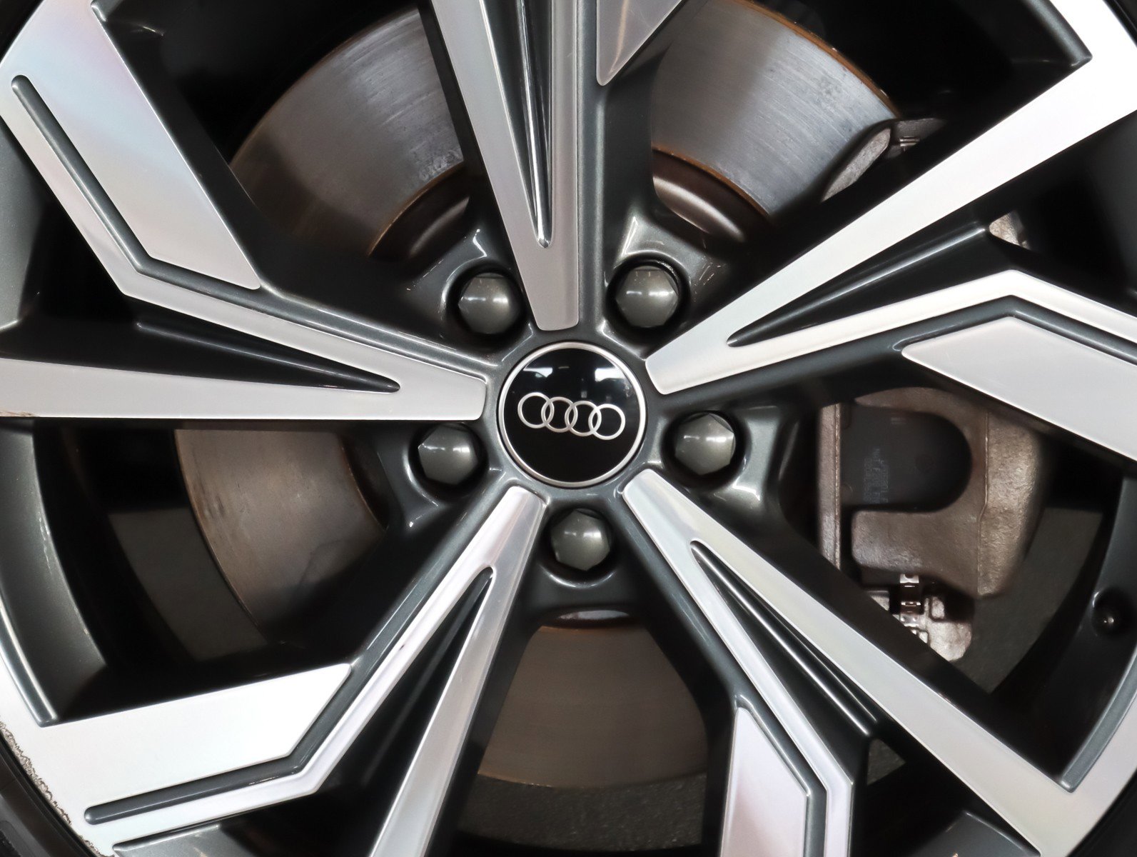 Used 2023 Audi Q4 e-tron Prestige w/ Black Optic Package image 4