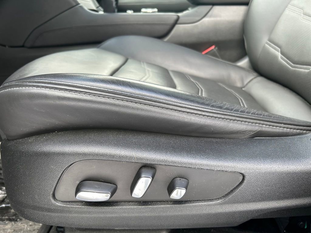Used 2023 Cadillac XT6 Premium Luxury w/ Platinum Package image 14