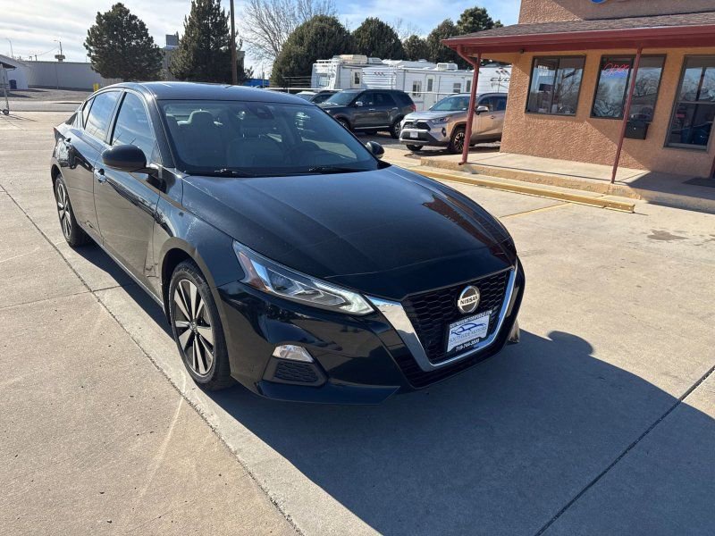 Used 2021 Nissan Altima 2.5 SV w/ SV Premium Package