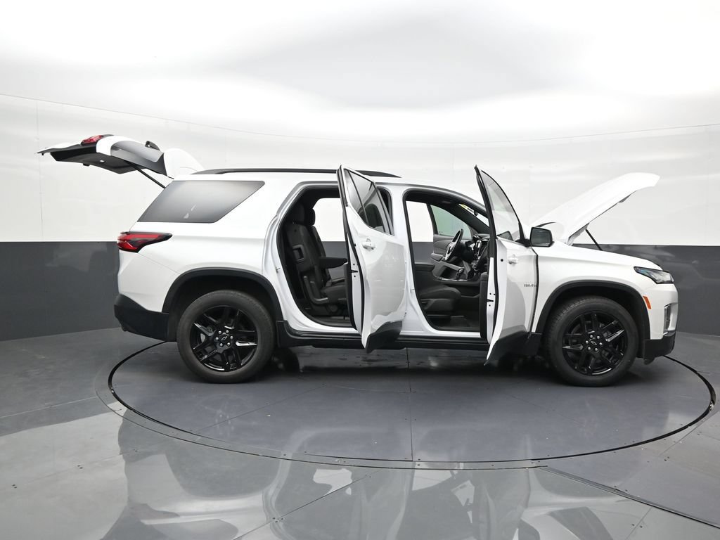 Used 2022 Chevrolet Traverse LT FWD image 29