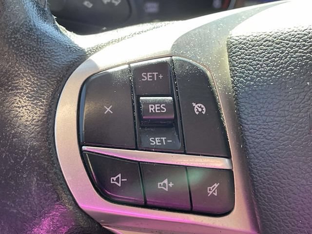 Used 2022 Ford Explorer XLT w/ Equipment Group 202A AWD/4WD image 33