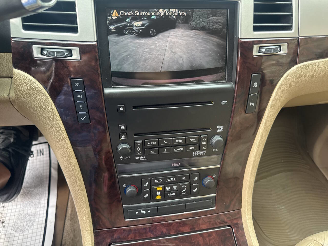Used 2009 Cadillac Escalade AWD image 25