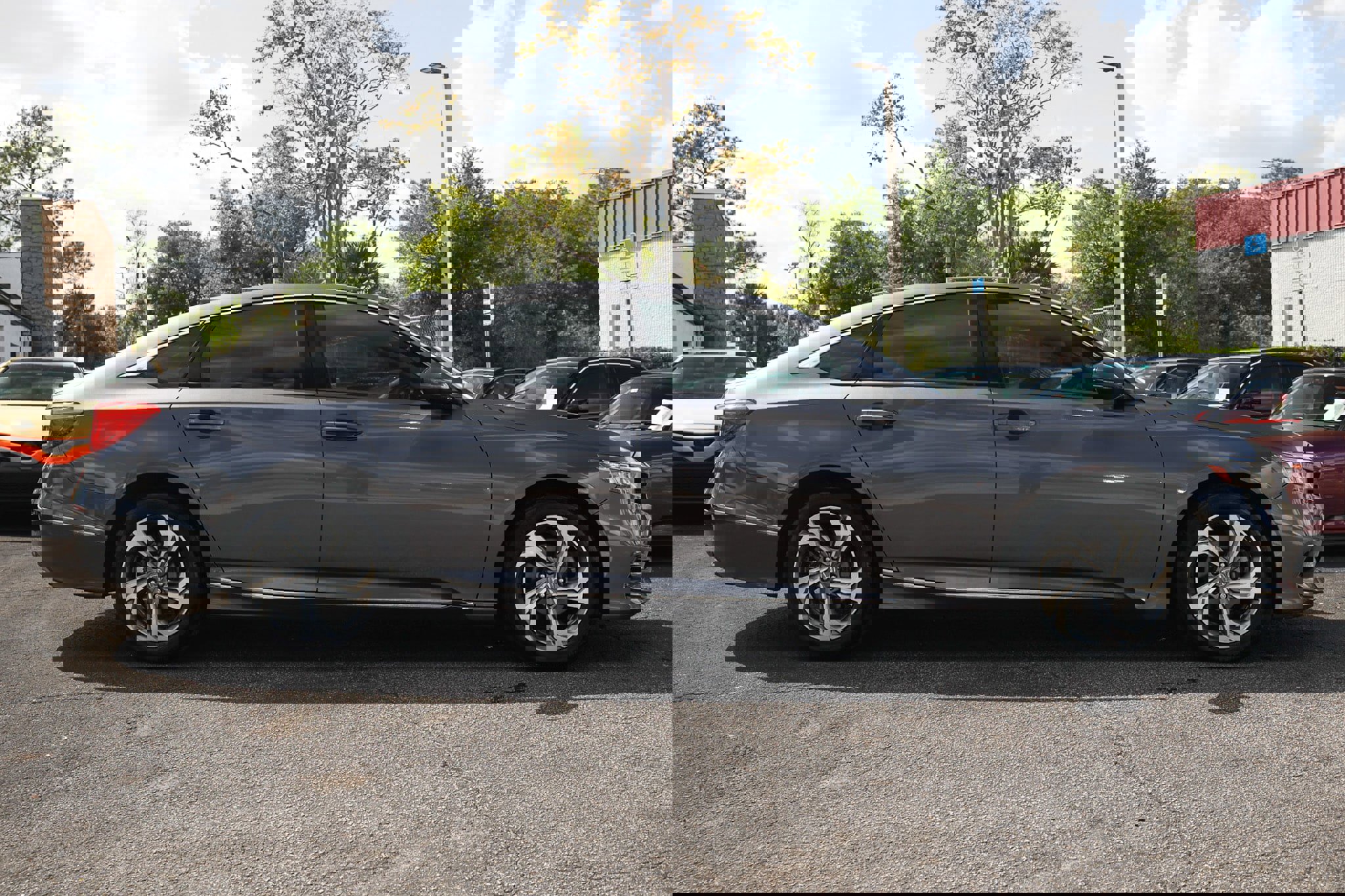 Used 2018 Honda Accord EX-L image 18