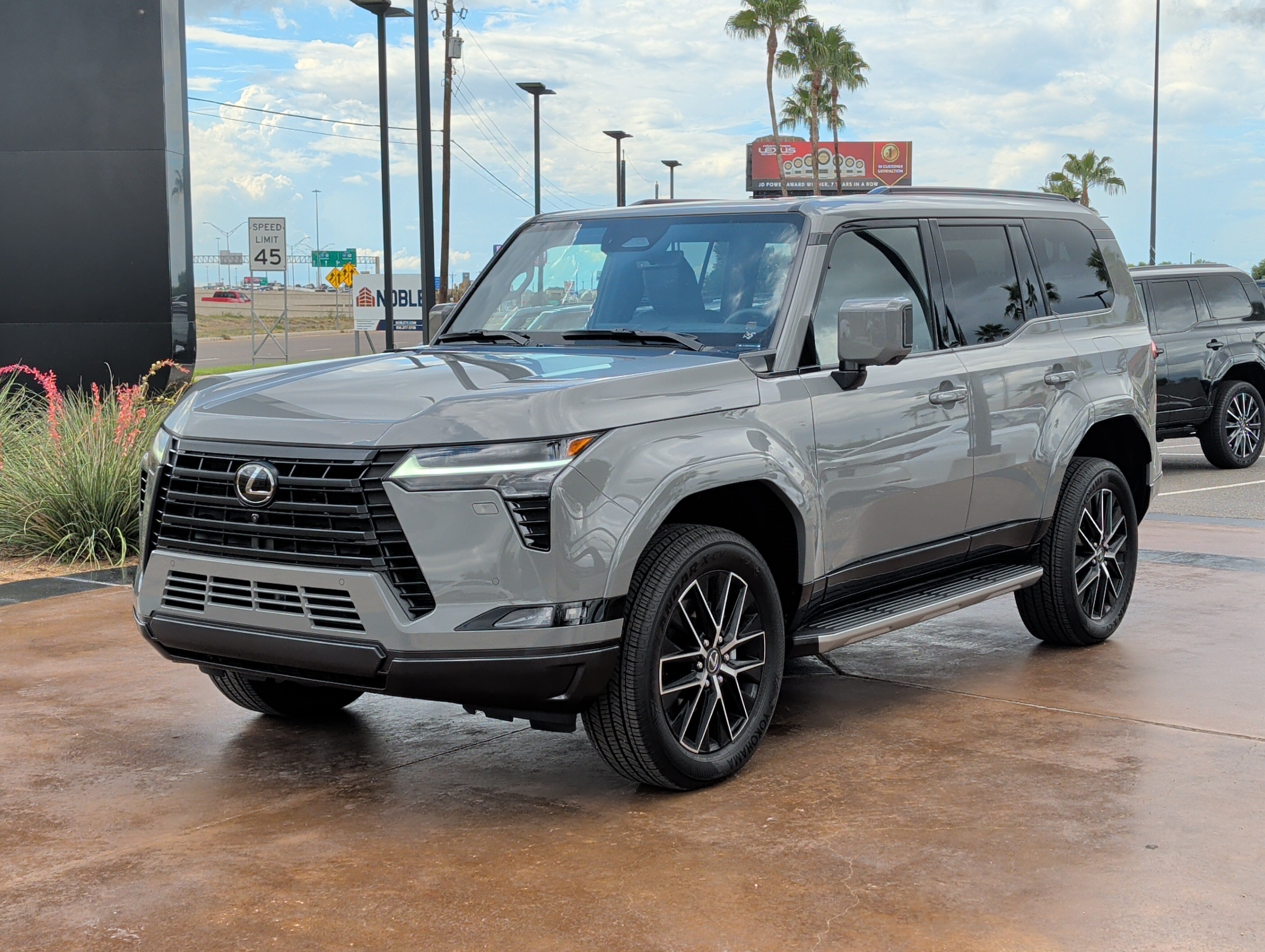 Used 2026 Lexus GX 550 w/ Accessory Package (2T) AWD/4WD image 5