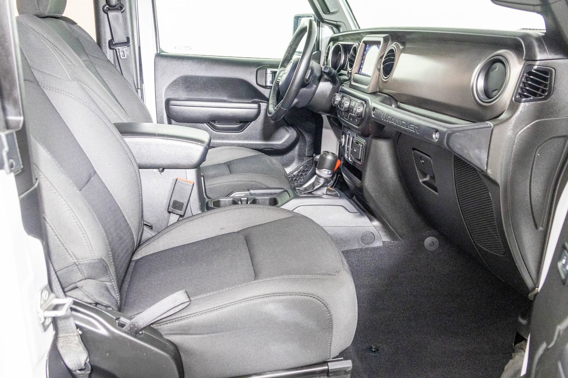 Used 2021 Jeep Wrangler Willys w/ LED Headlamp & Fog Lamp Group image 43