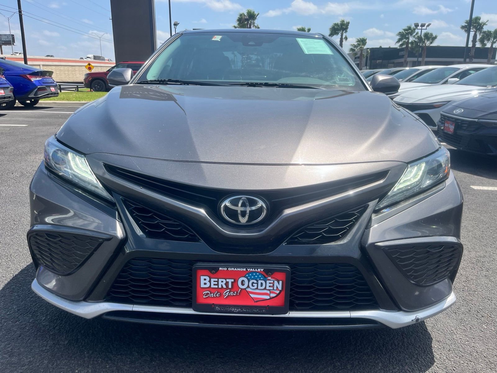 Used 2021 Toyota Camry XSE FWD image 11