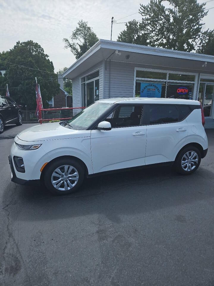 Used 2021 Kia Soul LX FWD image 9