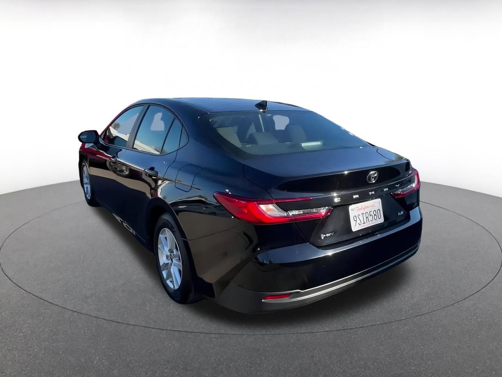 Used 2025 Toyota Camry LE image 11