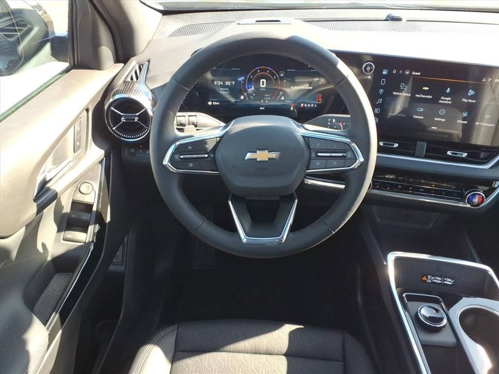 New 2027 Chevrolet Equinox LT w/ Convenience Package II FWD image 23