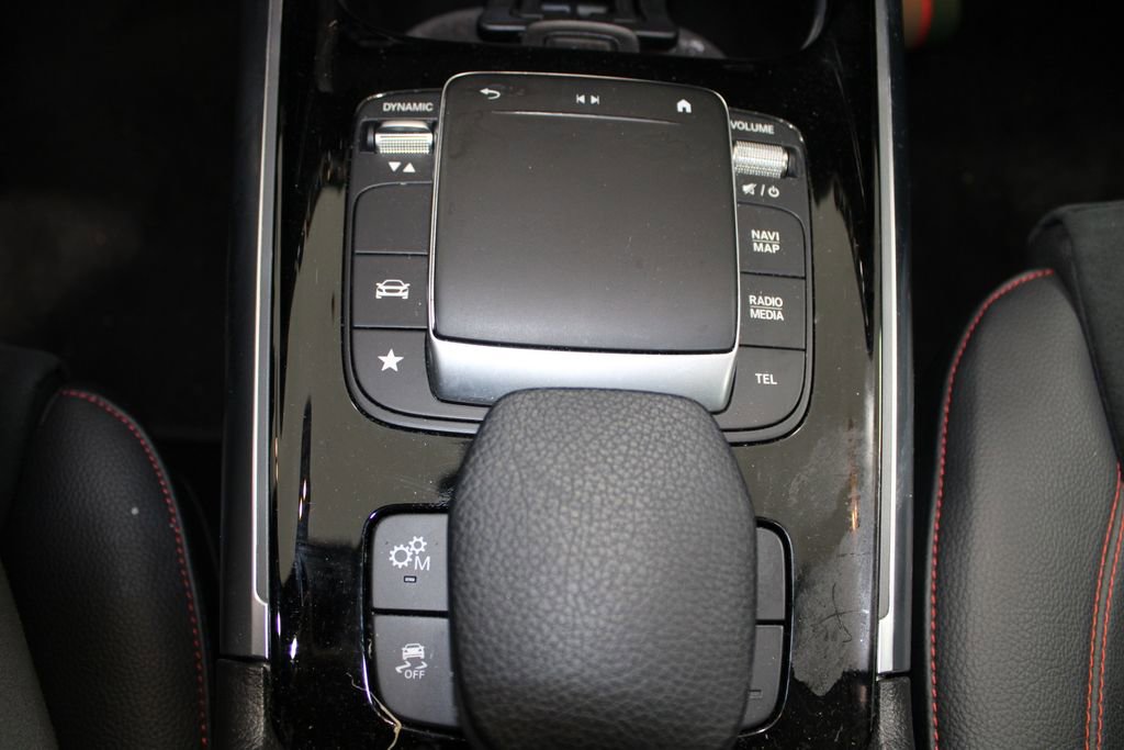 Used 2022 Mercedes-Benz GLA 35 AMG 4MATIC image 28