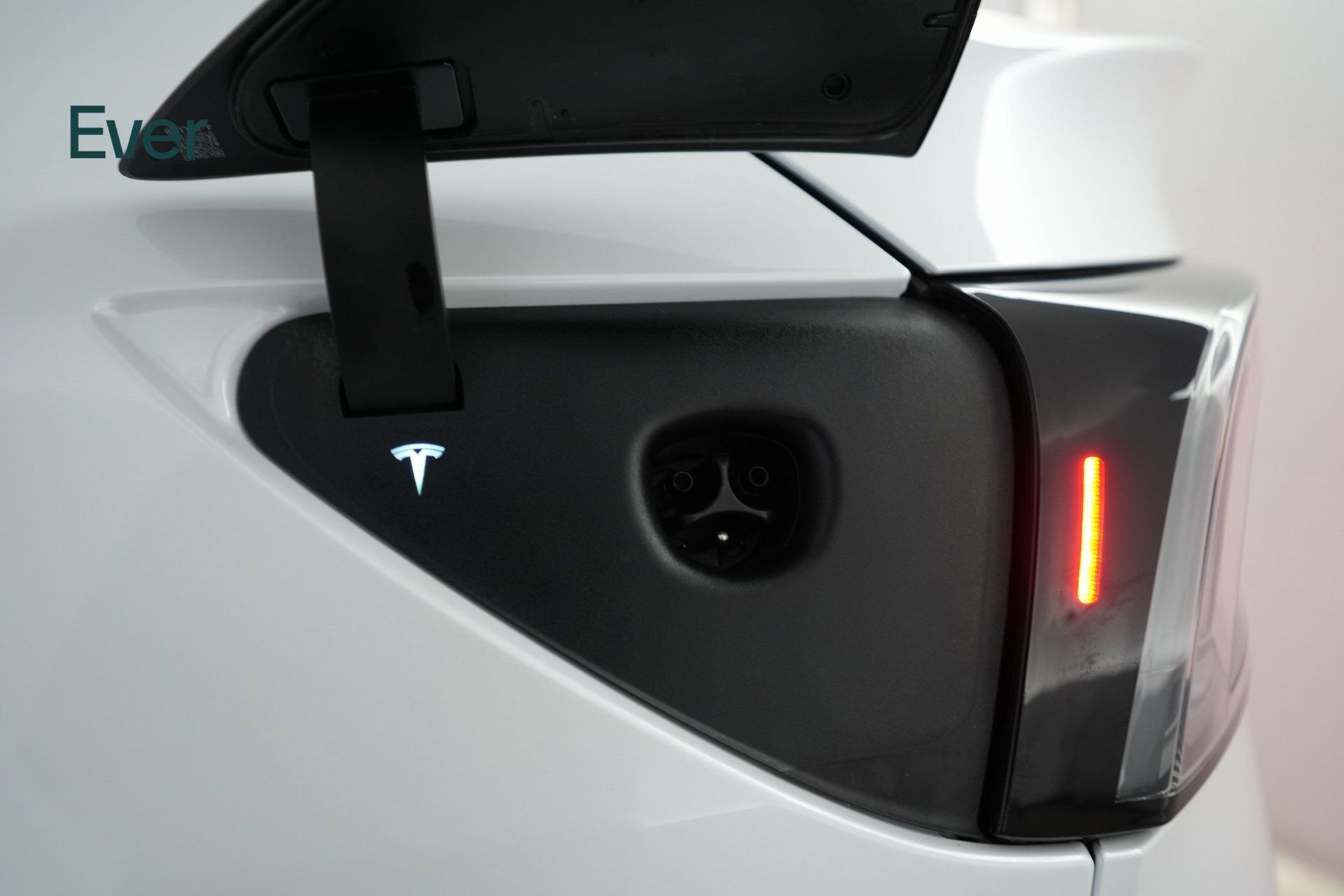 Used 2026 Tesla Model Y 2WD image 24