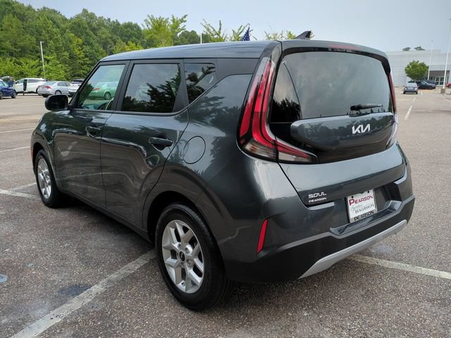 Used 2025 Kia Soul LX w/ LX Technology Package FWD image 6