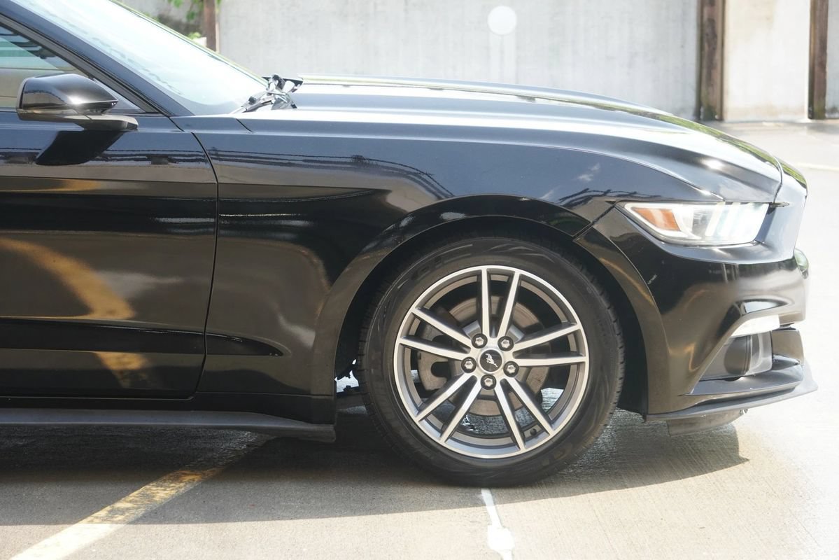 Used 2015 Ford Mustang Premium RWD image 30