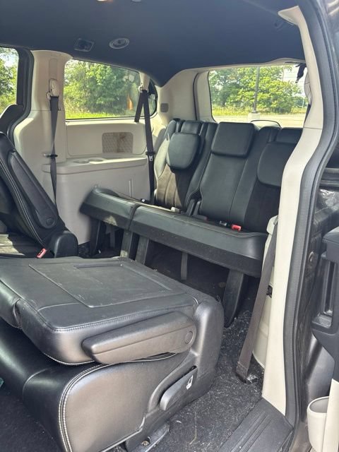 Used 2020 Dodge Grand Caravan SXT FWD image 9