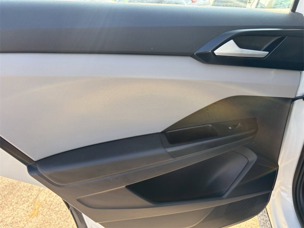 Used 2022 Volkswagen Taos S image 23