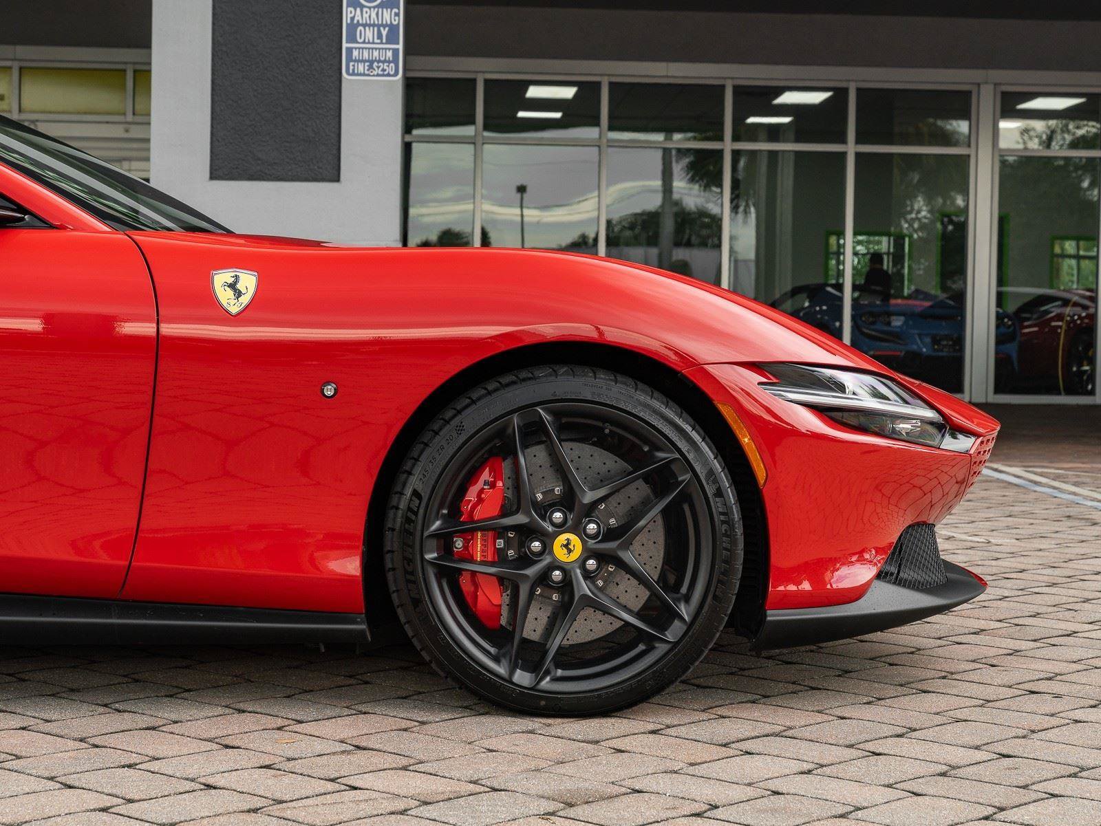 Used 2024 Ferrari Roma Spider RWD image 23