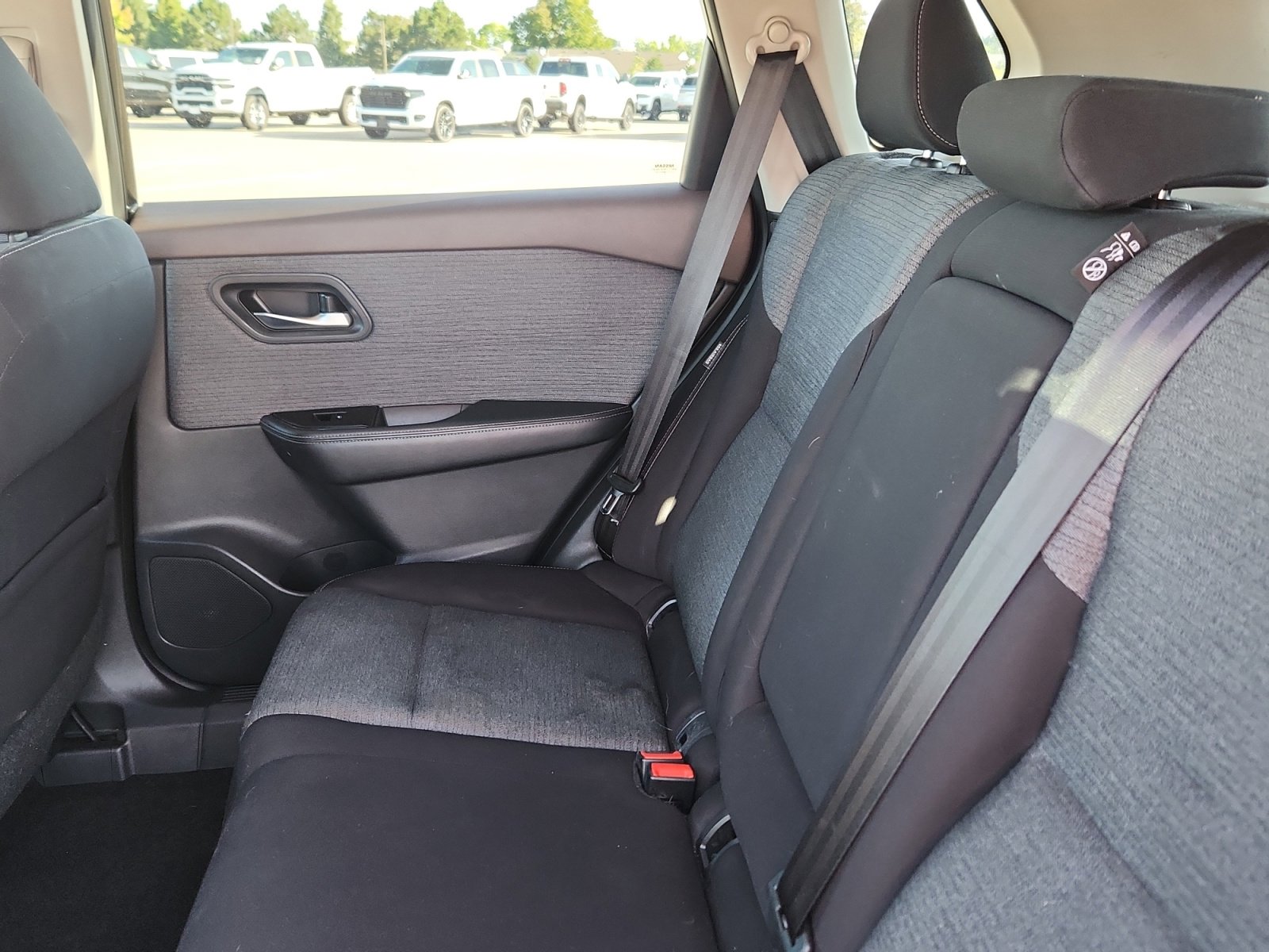 Used 2021 Nissan Rogue SV image 19