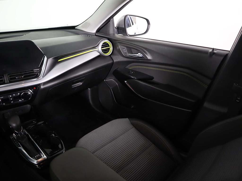 Used 2024 Chevrolet Trax LT w/ LT Convenience Package FWD image 33