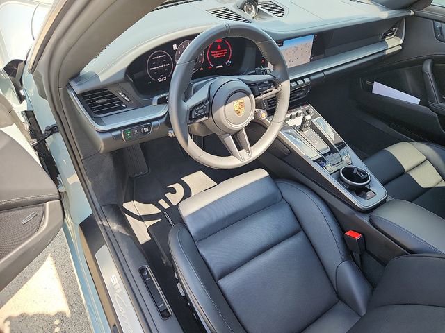 Used 2025 Porsche 911 Carrera image 4