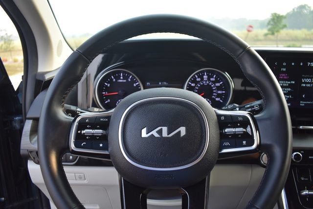 Certified 2023 Kia Carnival EX FWD image 32