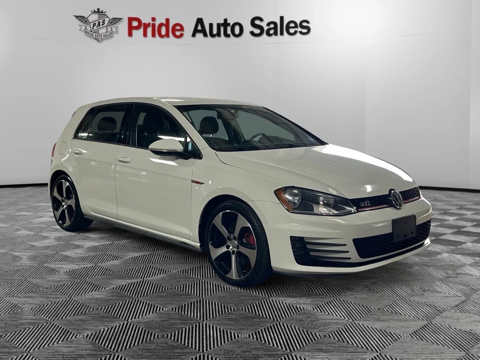 Used 2016 Volkswagen GTI S image 3