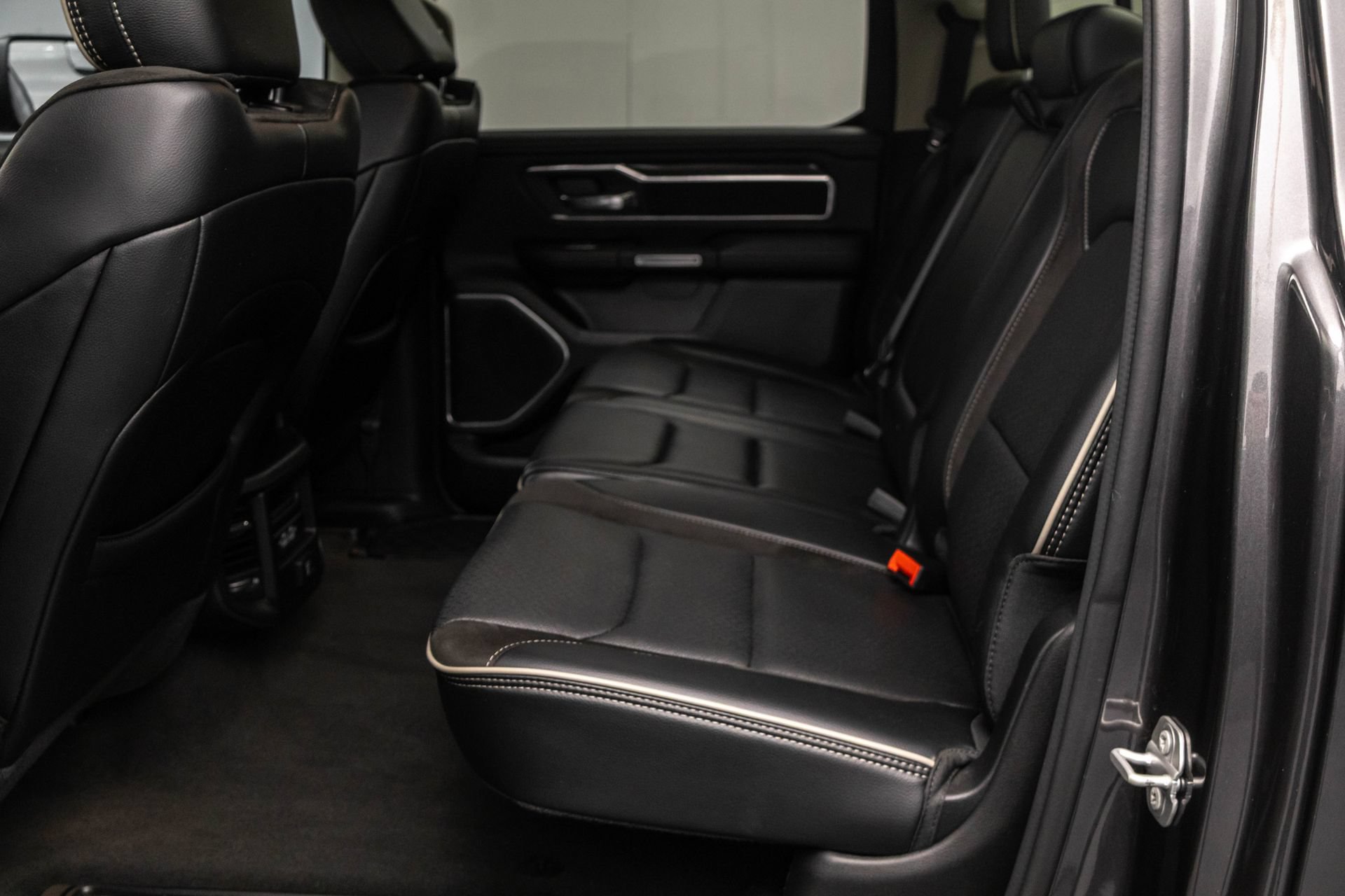 Used 2022 RAM 1500 Laramie RWD image 29