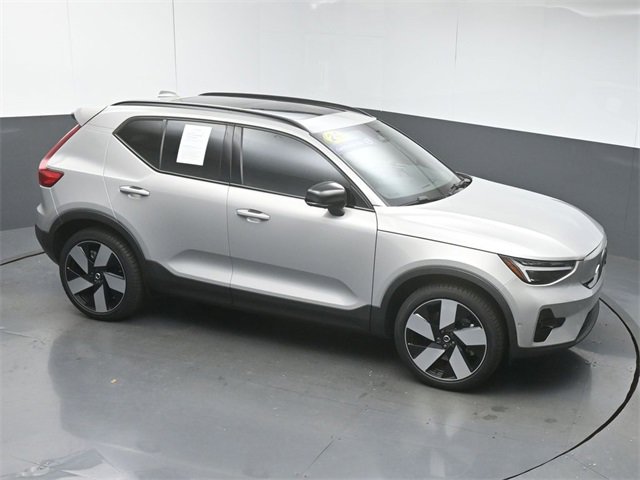 Used 2024 Volvo XC40 Recharge Plus w/ Protection Package Premier image 39